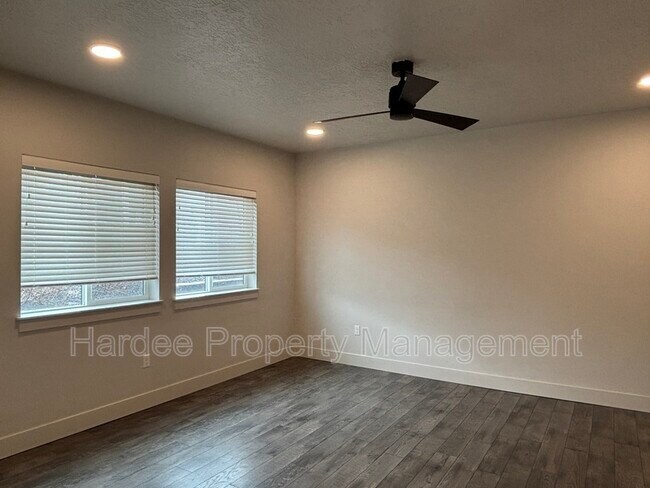 Building Photo - 3711 S Council Spring Rd