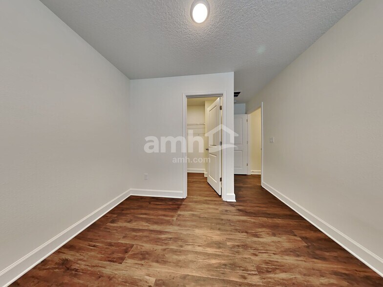 Building Photo - 2952 Rolling Acrs Rd
