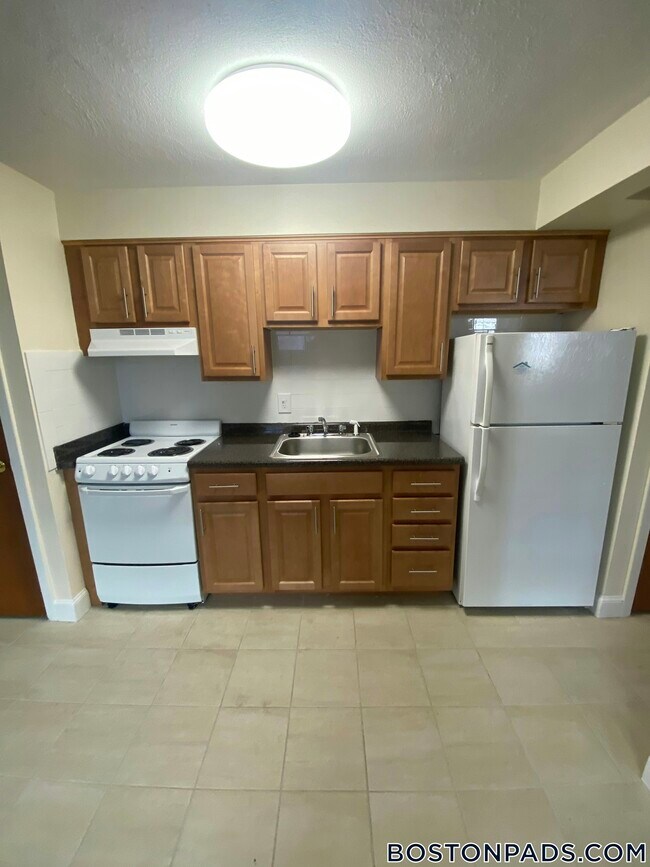 Building Photo - 12 Brattle Dr