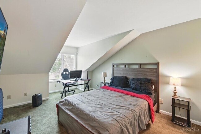 Building Photo - 5 Waterview Ct