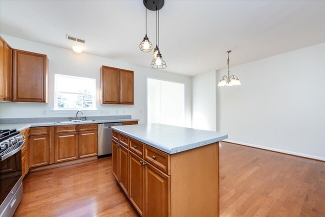 Building Photo - 5028 Prosperity Ridge Rd