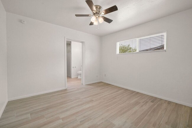 Building Photo - Beautiful Remodeled 3 Bedroom Duplex