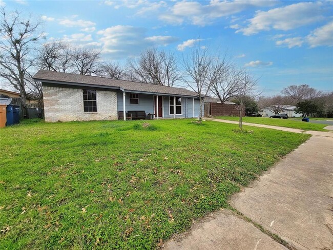 Building Photo - Charming 3-Bed, 1.5-Bath Home in Austin!