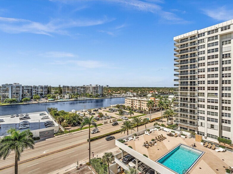 Building Photo - 3001 S Ocean Dr