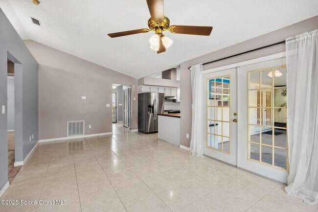 Building Photo - 3390 Floral Palm Blvd