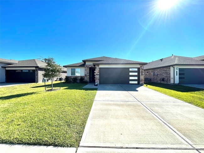 Building Photo - 6811 Fleetwood Crescent Wy