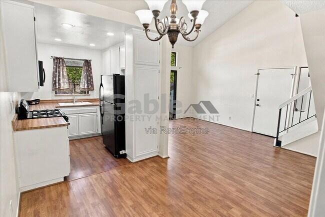 Building Photo - 18187 W Sundowner Way