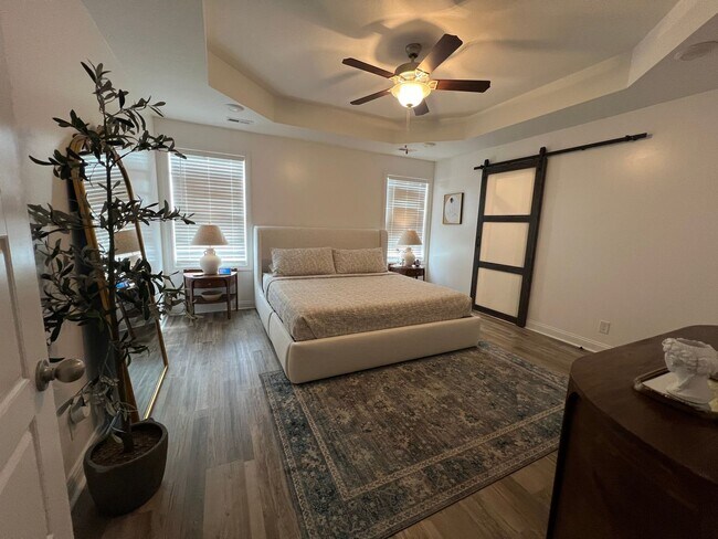 Building Photo - 3 Bedroom 2 Bathroom Home