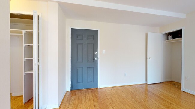 Building Photo - 3900 Tunlaw Rd NW