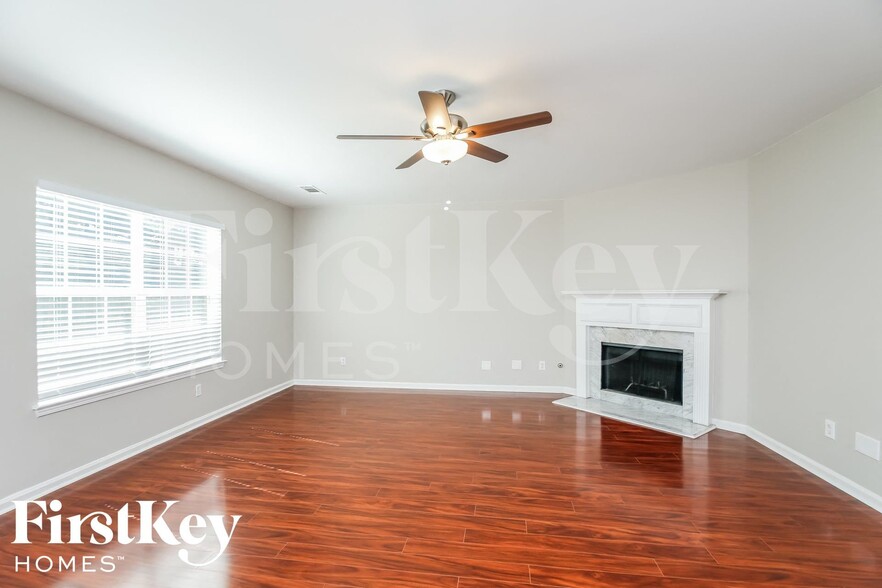 Building Photo - 483 Baywood Way
