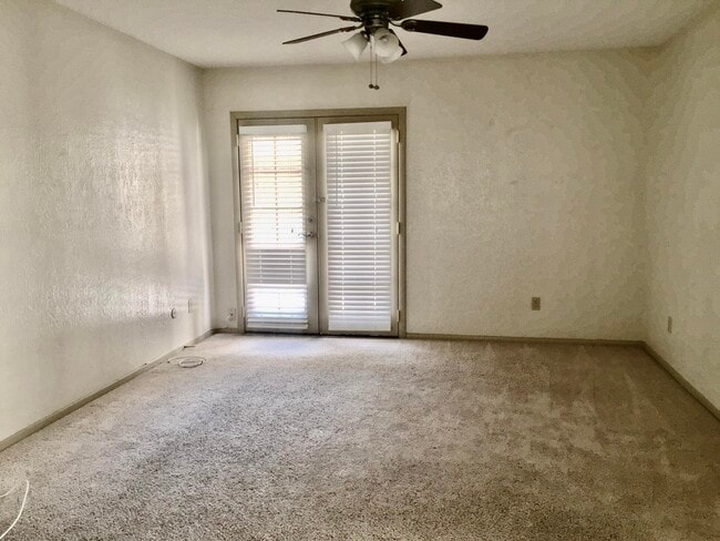 Building Photo - 4433 N Stanton St