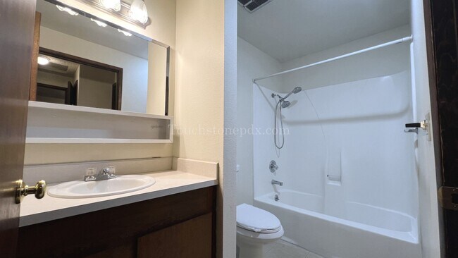 Building Photo - Updated 2 Bedroom Featuring New Plank Flooring