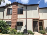 Building Photo - Daytona Beach 2/2.5 townhome