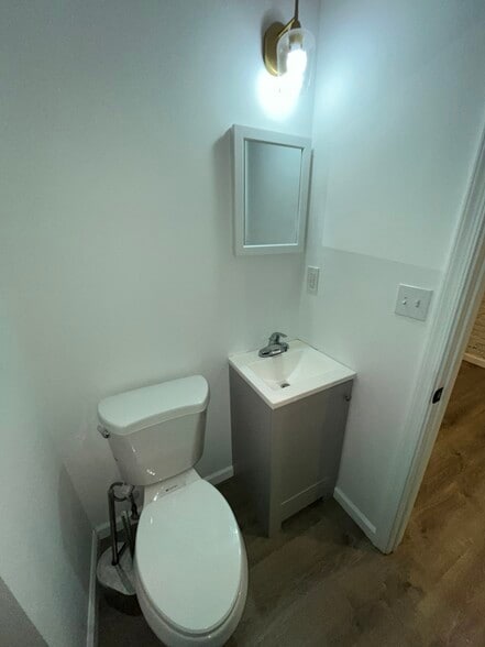 Building Photo - 2142 Penrose Ave