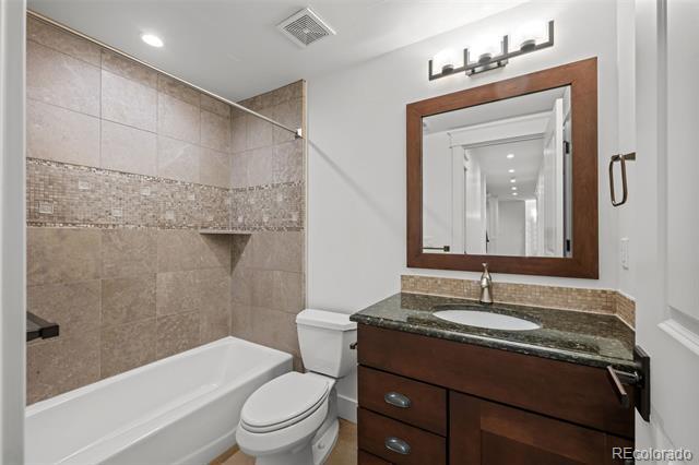 Building Photo - 360 Garfield St