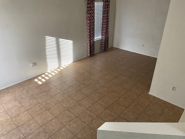 Building Photo - 3213 Fortier St