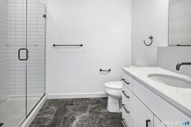 Building Photo - 19 Day St