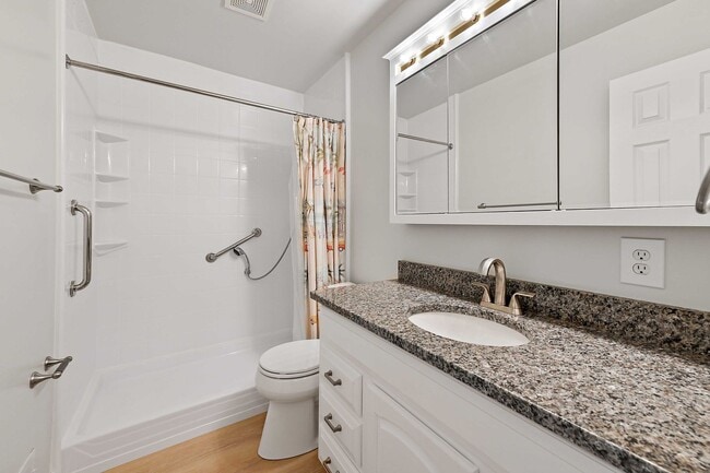 Building Photo - Ready Now! 3 bedroom Townhouse in Annapolis!