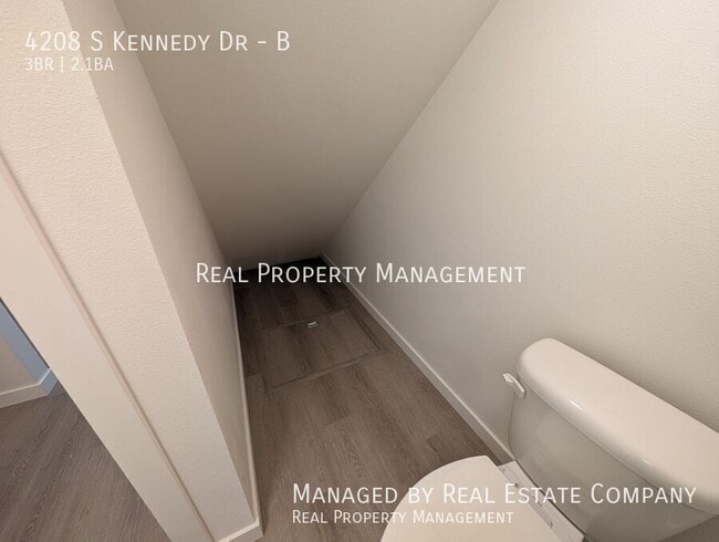 Building Photo - 4208 S Kennedy Dr