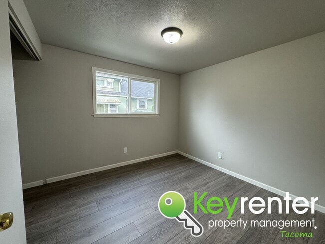 Building Photo - Must-have 3Bed/1Bath Tacoma Home + 50% Off...