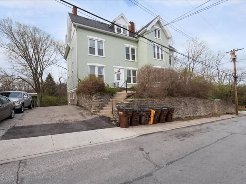 Building Photo - 242 Mccormick Pl