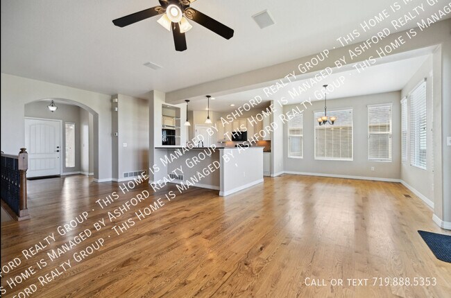 Building Photo - 10402 Capital Peak Way