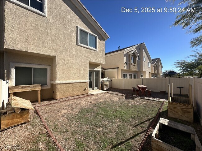 Building Photo - 3413 Robust Robin Pl