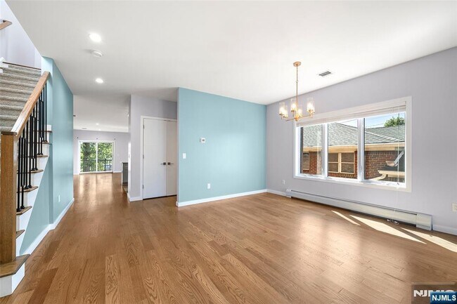 Building Photo - 506 Westview Ave