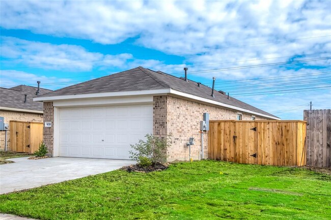 Building Photo - 9018 Burnet Flds Dr