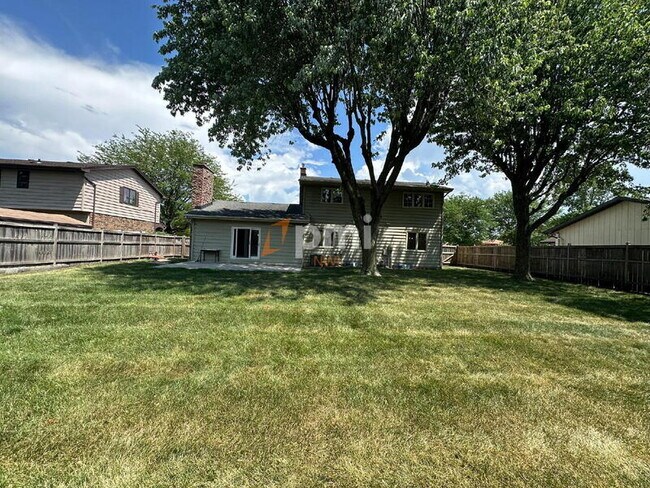 Building Photo - 9604 Walnut Dr