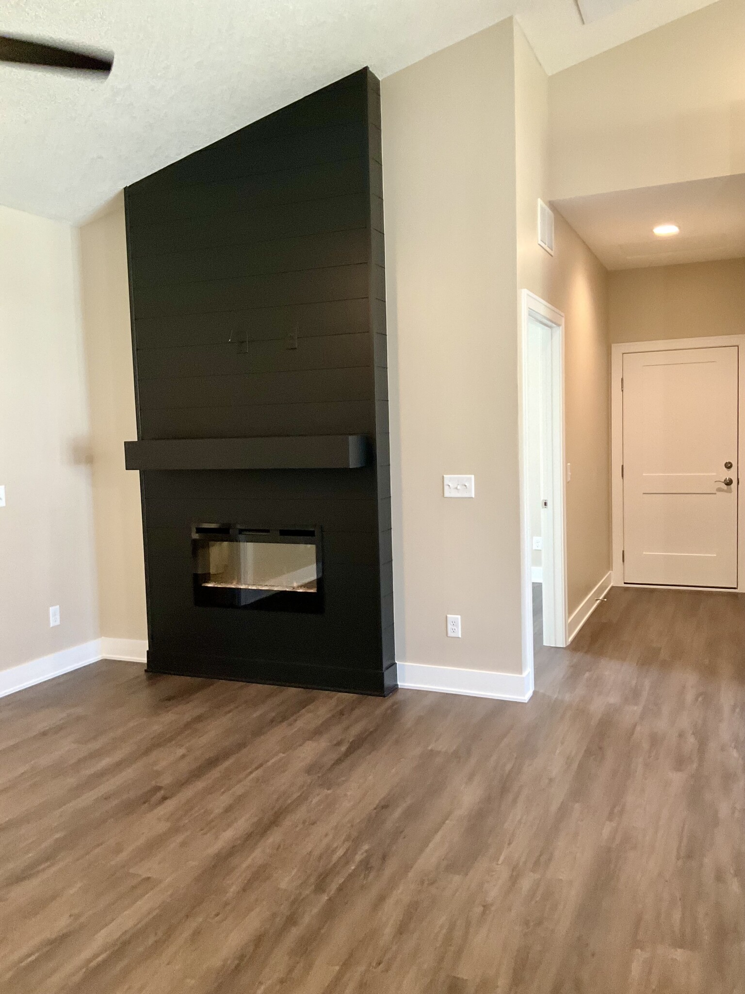 Building Photo - 123 Beacon Harbor Pky