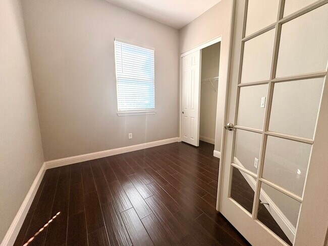 Building Photo - Beautiful 3 Bedroom, 2 Bathroom Home Walking Distance To The Fountains / Galleria!