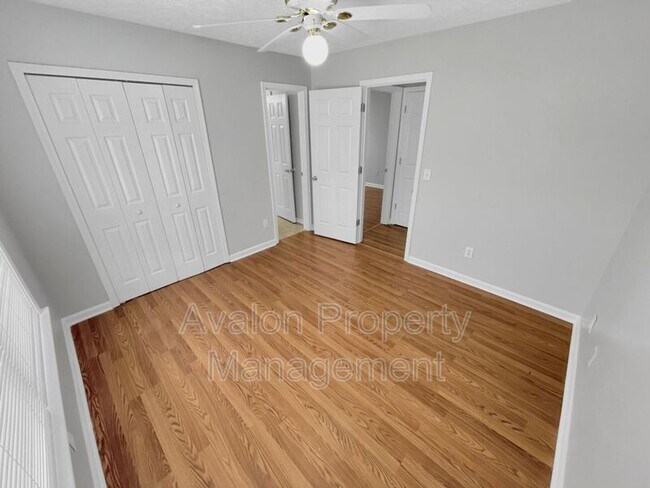 Building Photo - 1926 Leacroft Ct