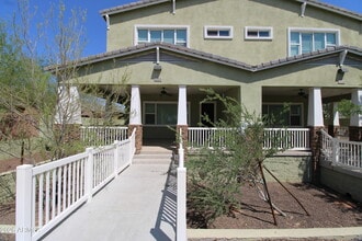 Building Photo - 1024 E Curry Rd