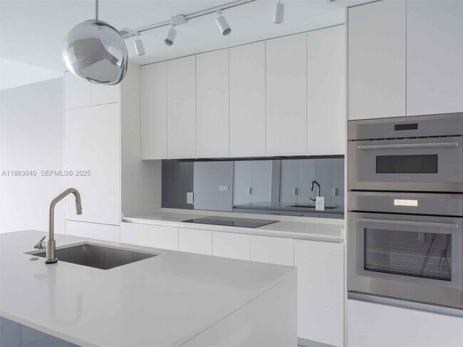 Building Photo - Northeast 24th Street, Miami, FL 33137 - 3 BR 3 BA condo