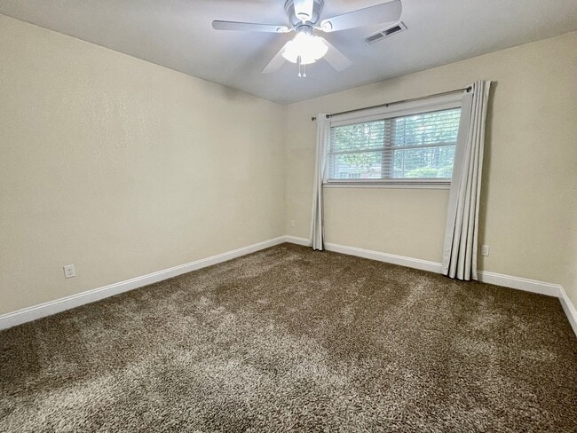 Building Photo - Ready 07-13-26! 4/2 Ranch Home On Corner Lot! Pet-Friendly & All Appliances Convey!
