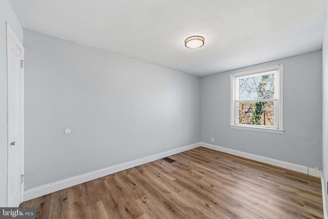 Building Photo - 1063 S Merrimac Rd