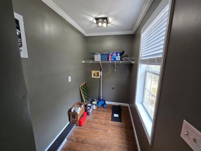 Building Photo - 5527 Lassen St