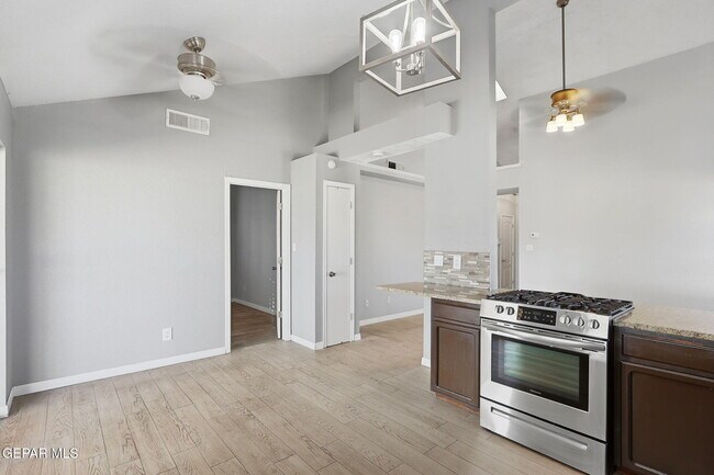 Building Photo - 11734 Stone Castle Dr