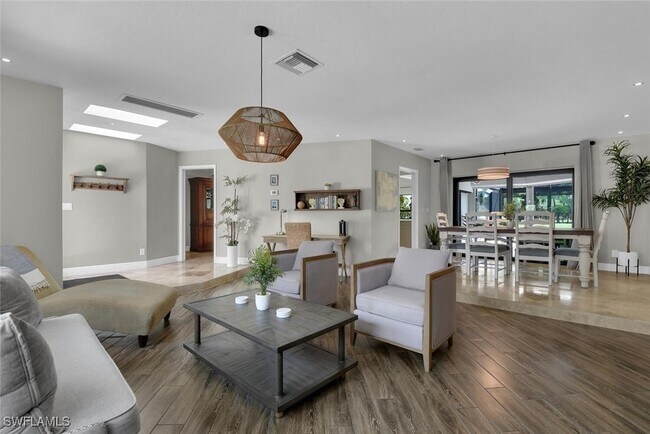 Building Photo - 167 Torrey Pines Point