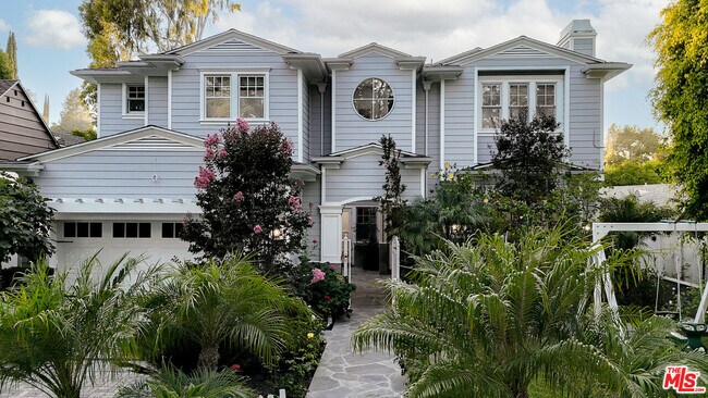 Building Photo - 4135 Dixie Canyon Ave