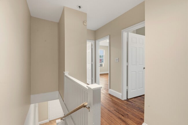 Building Photo - 708 Columbia Rd NW