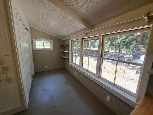 Building Photo - Living that Country Life in Napa - Close t...