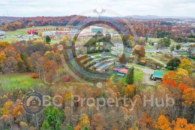 Building Photo - 97 Blakley Subdivision Rd