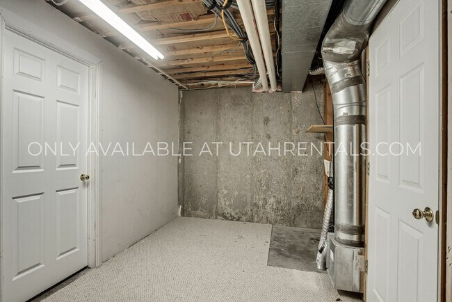 Building Photo - 1352 N 1000 W