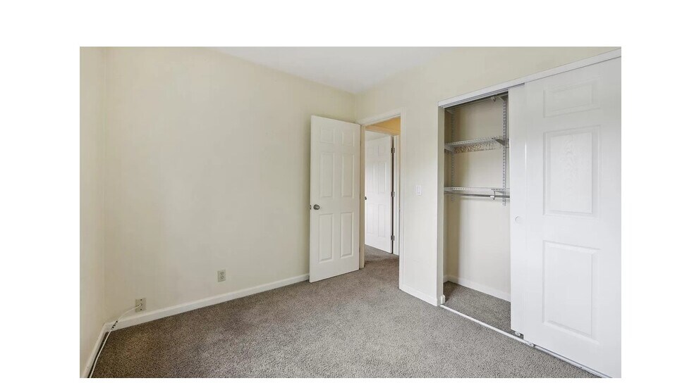 Building Photo - 214 Fairway Glen Ln