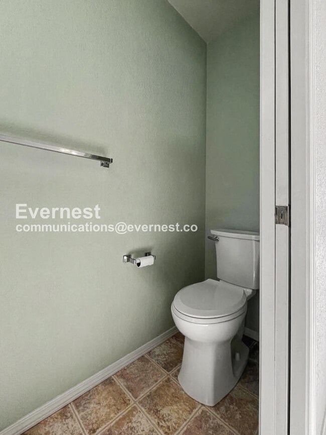 Building Photo - 451 Stardust Ct