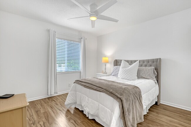 Building Photo - 6074 Las Colinas Cir
