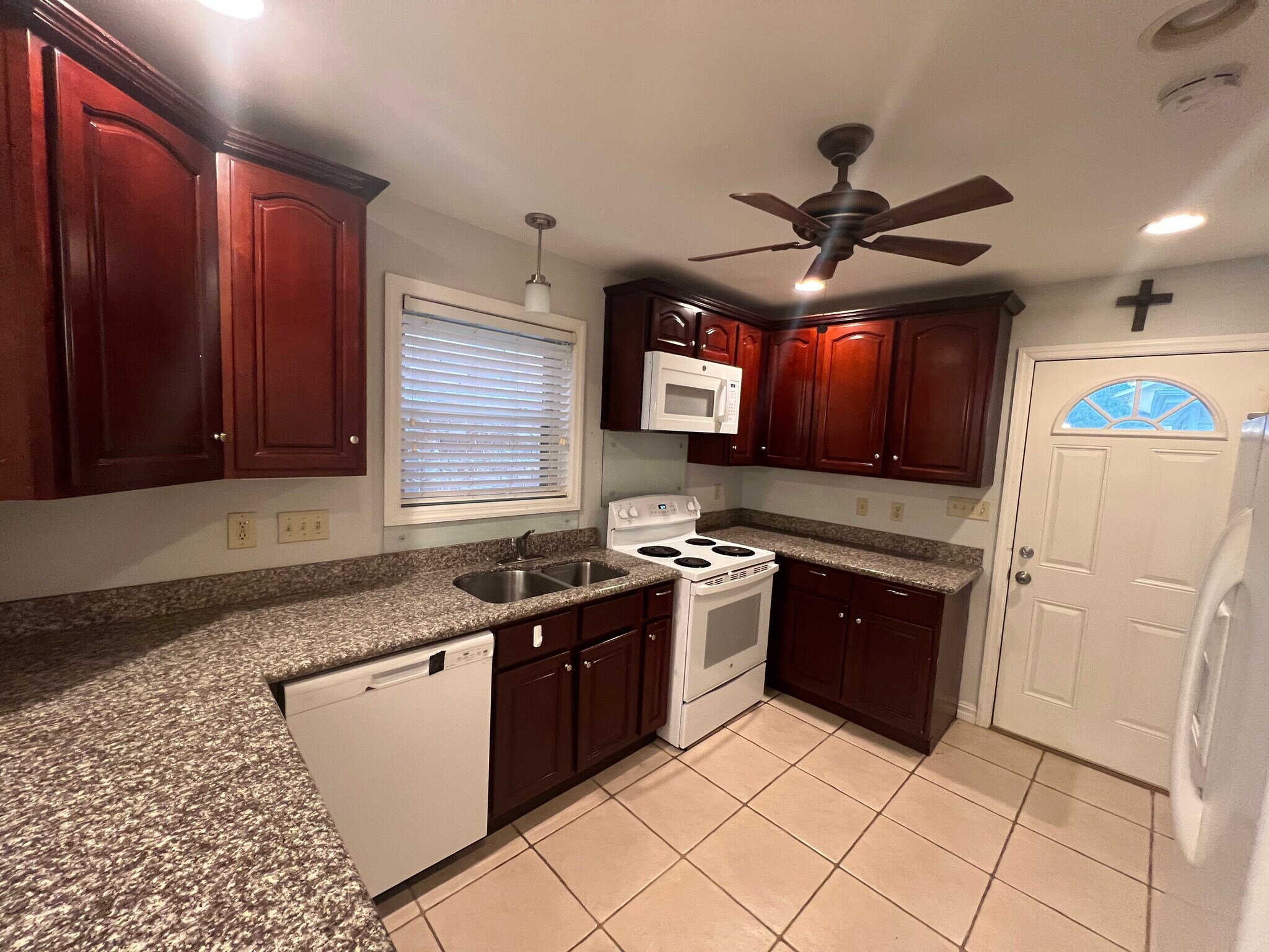 Kitchen - 6803 Louisville St