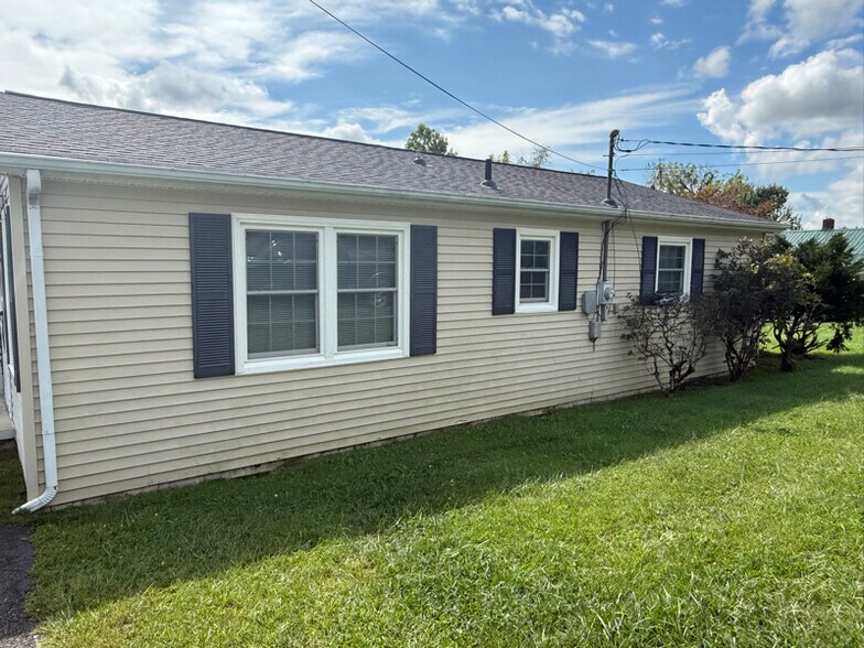 Building Photo - 360 Floyd St